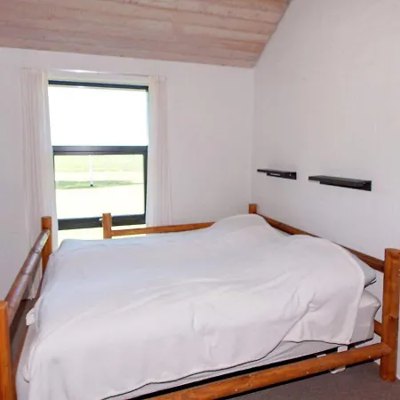 Ferienhaus Holiday Ccxvi *