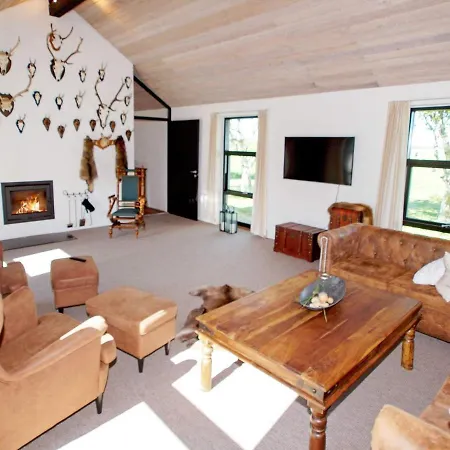 Ferienhaus Holiday Ccxvi *
